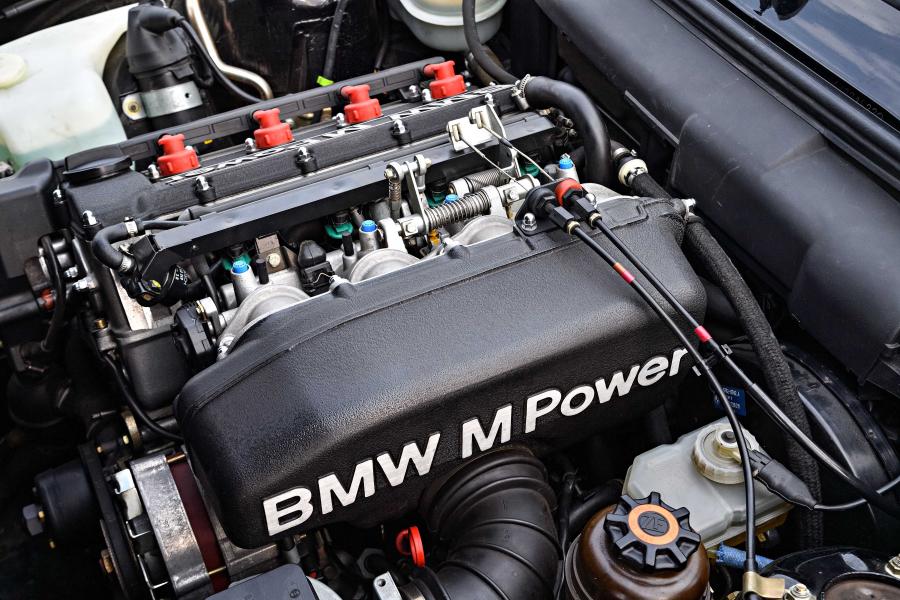 Моторный отсек BMW M3 Sport Evolution (E30) 1990 года  (фото 48 из 55)